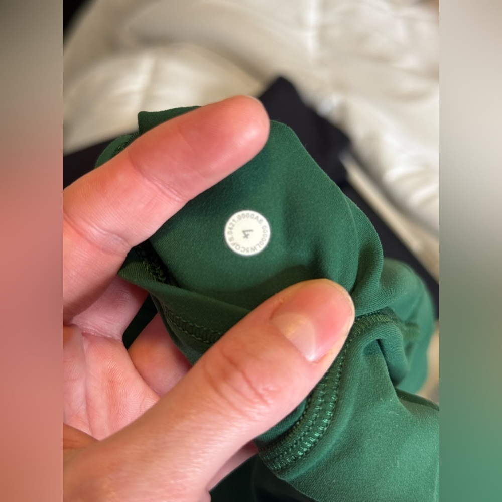Lululemon Invigorate High-Rise Tight 25" in Everglade Green, Size 4 - Picture 3 of 6